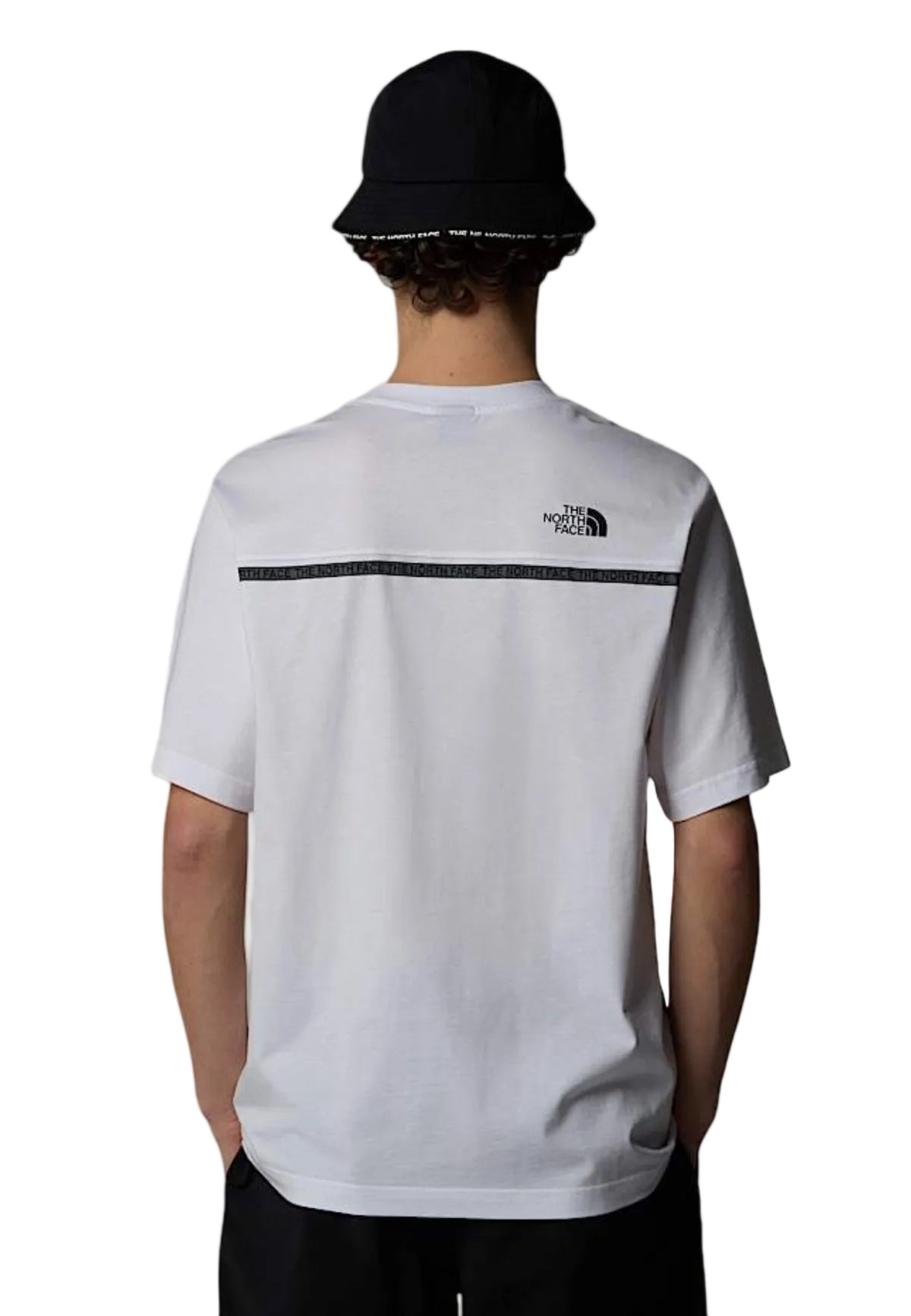 T-shirt bianca The North Face Zumu Relaxed Fit in 100% cotone con logo stampato sul colletto, design essenziale per il tempo libero e l'outdoor. Vista posteriore