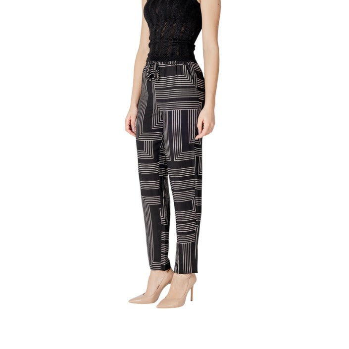 Jacqueline De Yong Pantaloni Donna Nero Stampa Lacci 87% Viscosa 13% Nylon Primavera/Estate 15344096