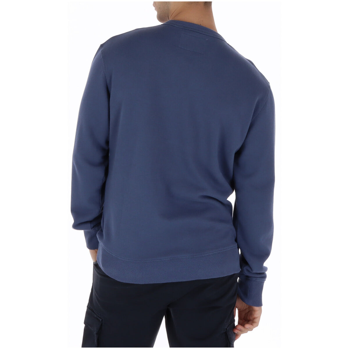 Felpa Superdry The Merchant Store; 100% Cotone Organico. Colore blu, fit ampio, stile workwear vintage. Maglia uomo girocollo, ecologica e resistente per la PE26. Vista posteriore