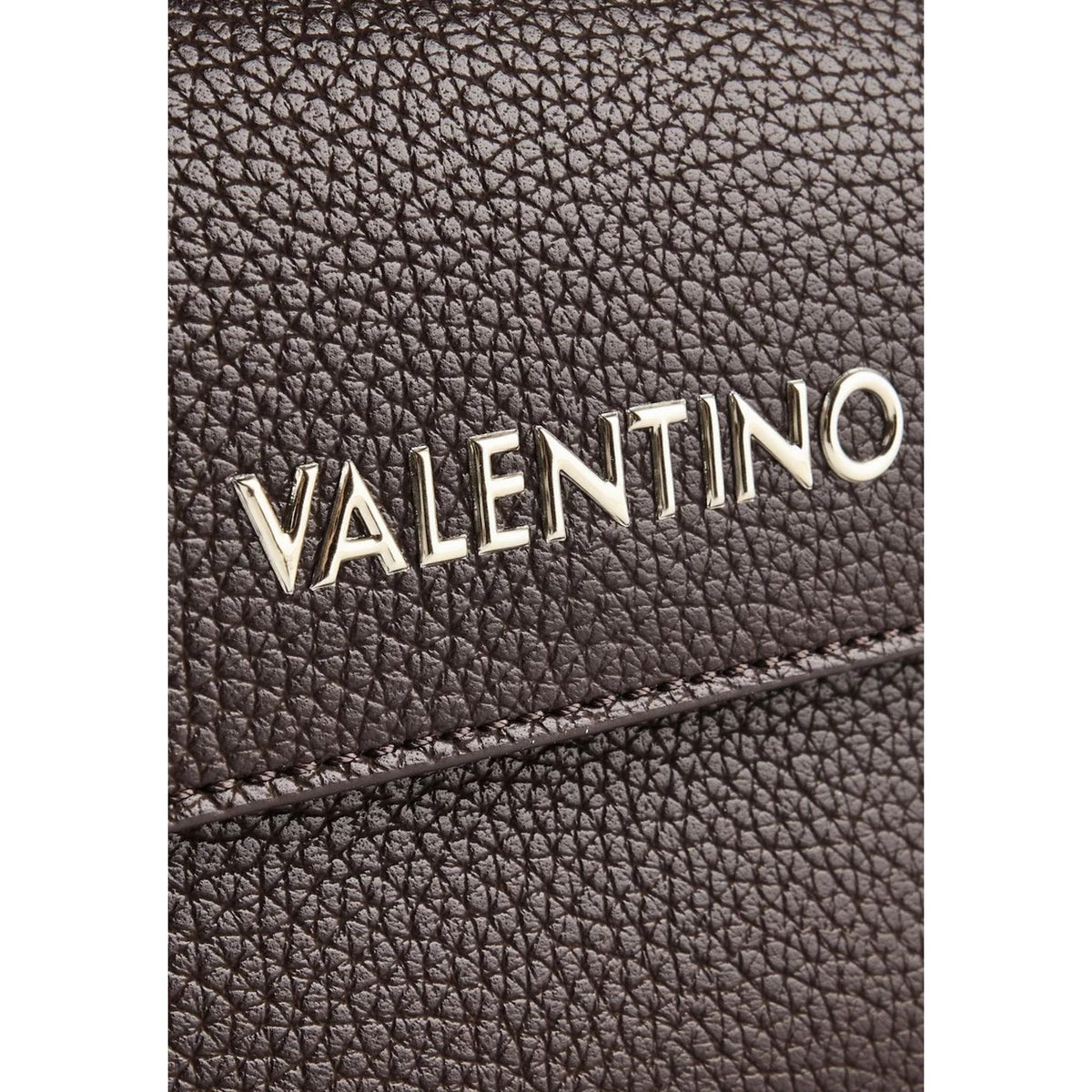 Borsa Valentino Bags Florayne marrone VBSA6608BOR. Borsetta da donna a spalla e tracolla (30x16x9 cm) a trapezio in ecopelle marrone con manico ad anello rigido, dettagli in metallo dorato e zip.