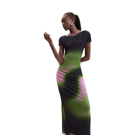 Vestito lungo Desigual vest_Cracovia verde e viola. Abito lungo da donna in tessuto tulle aderente con stampa grafica artistica, giromaglie, manica corta e taglio dritto fino alle caviglie, abbigliamento donna autunno inverno.