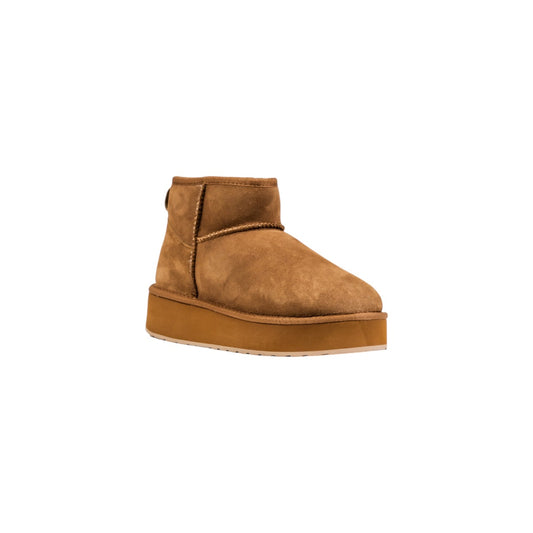 Stivaletti beige donna EMU Australia Stinger Micro Flatform 2.0 177448. Boot invernali da donna in camoscio e montone beige con suola rialzata platform 4 cm e interno caldo in sheepskin.