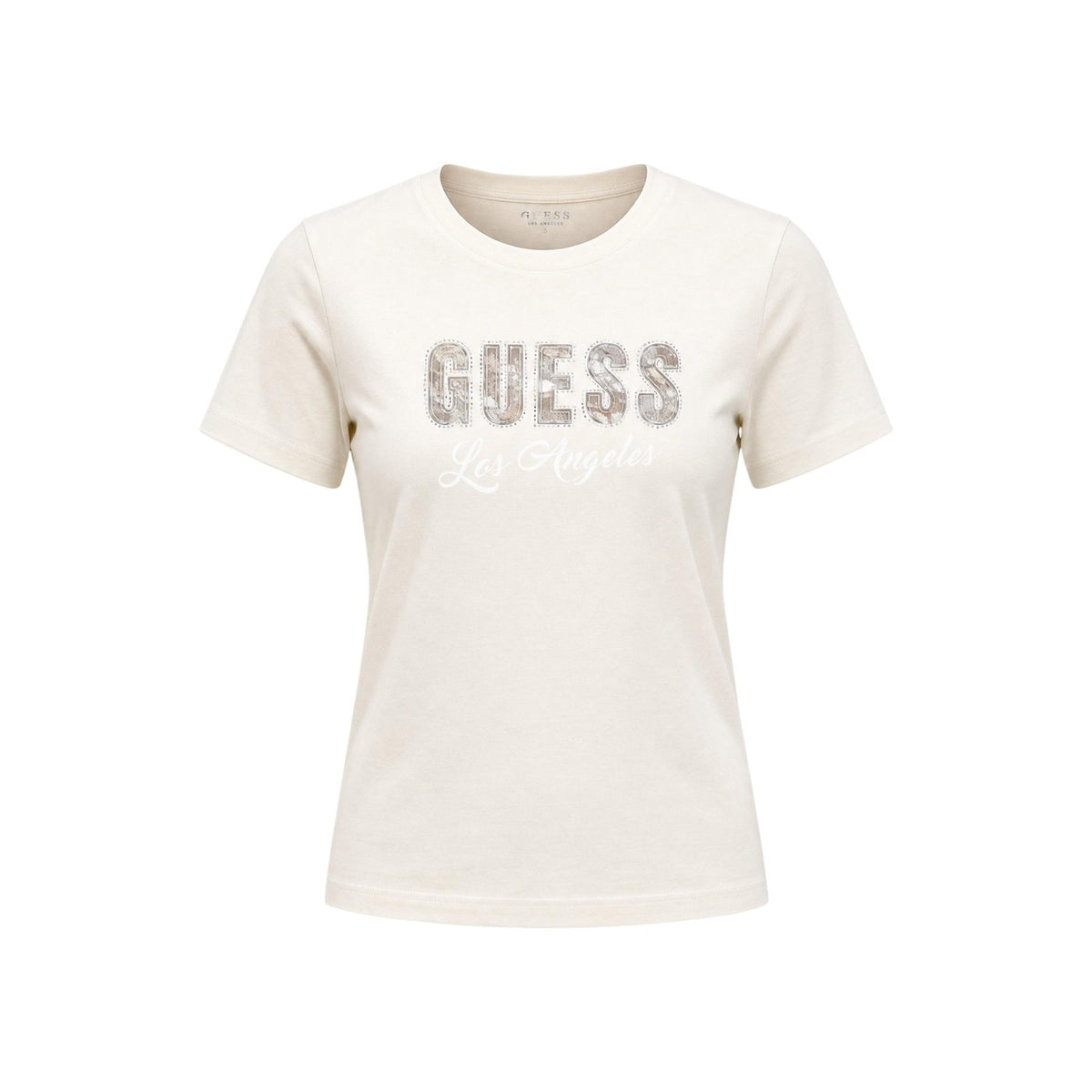 T-shirt crema Girocollo Donna Guess Snake Script; Tessuto 100% cotone a maniche corte con vestibilità regular. Stampa logo grafico effetto serpente con strass applicati, stile casual-luxury. Frontale stesa