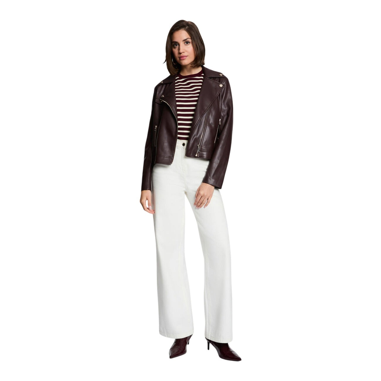 Giacca Morgan De Toi donna bordeaux 262-GEFF. Chiodo corto stile biker in ecopelle con doppia cerniera, tasche laterali con zip, bottone dorato e colletto a rever, giubbotto leggero mezza stagione.