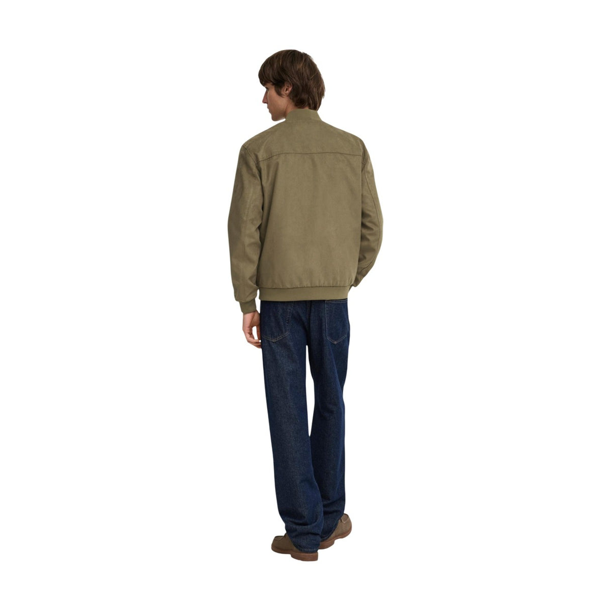 Giacca bomber uomo Only & Sons camoscio oliva teak 22027463. Giubbino scamosciato mezza stagione in 100% poliestere con colletto da baseball, cerniera e fodera interna.