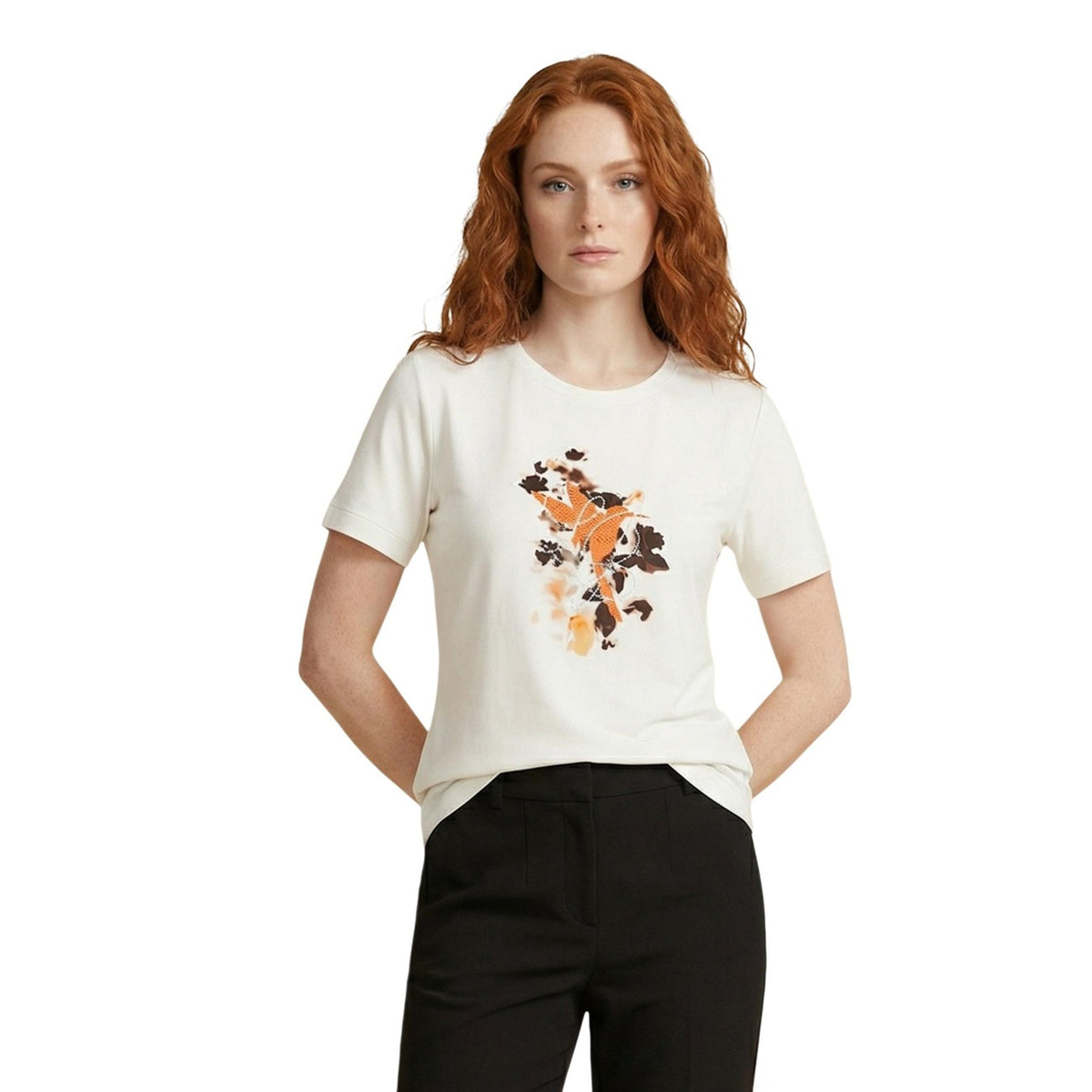 Liu Jo T-shirt TA6163; 95% cotone, 5% elastan, stampa artistica, scollo tondo. Il basic raffinato dal tocco creativo. Colore panna vista frontale