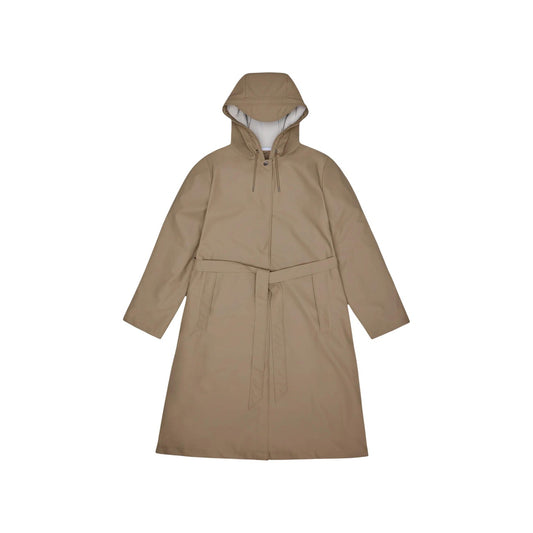 Impermeabile beige lungo donna Rains A-line Longer 12040-133-XS. Cappotto antipioggia e antivento in poliestere spalmato PU con cintura in vita, cappuccio con visiera e cuciture saldate.