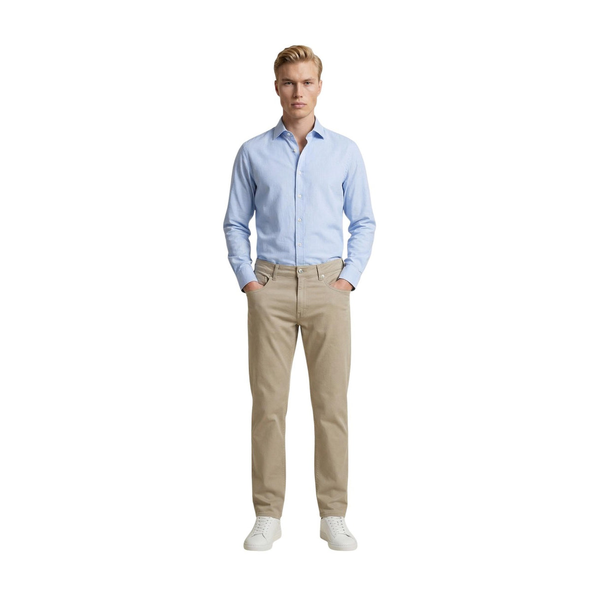 Pantaloni Slim Beige Guess Angels; Cotone Stretch Premium. Modello 5 tasche, vestibilità aderente e flessibile, stile casual-chic. L'indispensabile 4 stagioni per un guardaroba moderno. Figura intera frontale