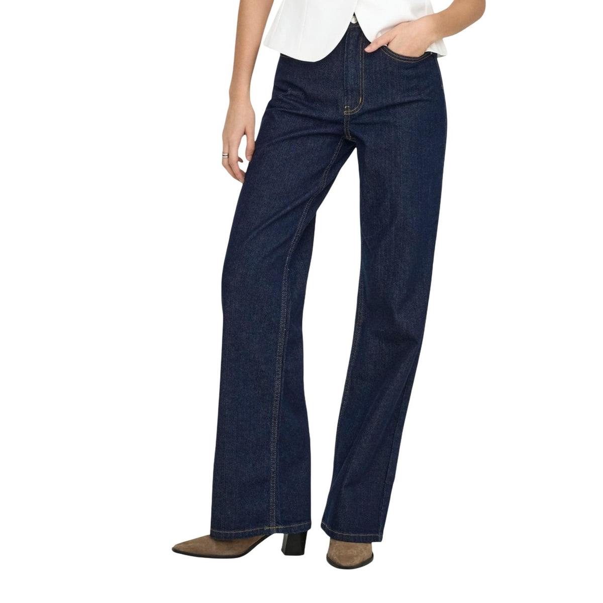 Only ONLMADISON Wide Leg Jeans; lavaggio unwashed scuro, vita alta, tessuto high-stretch. Vestibilità ampia e confortevole, stile denim premium. Vista frontale
