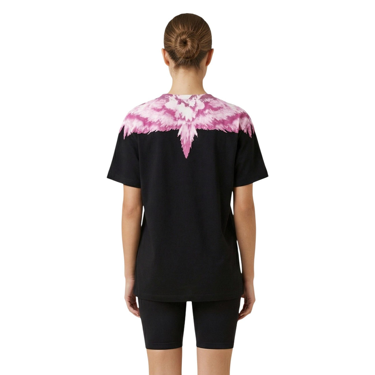T-shirt County of Milan Wings; 100% cotone, stampa grafica ali colorate, fit regolare. L'icona dello streetwear creativo per la tua estate. Colore nero. Vista posteriore