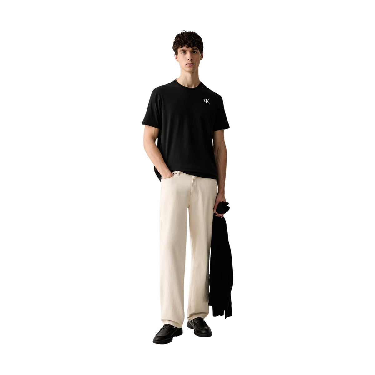 T-shirt Calvin Klein Jeans uomo nera LV04RH815G. Maglietta casual a manica corta girocollo vestibilità regolare, 100% cotone traspirante con logo cK frontale e stampa logo esteso sul retro.