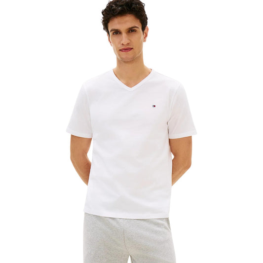 Pack 3 T-shirt Scollo a V Tommy Hilfiger;Bianco. 100% Cotone Jersey. Maniche corte, bandierina ricamata. Comfort premium per ogni stagione.