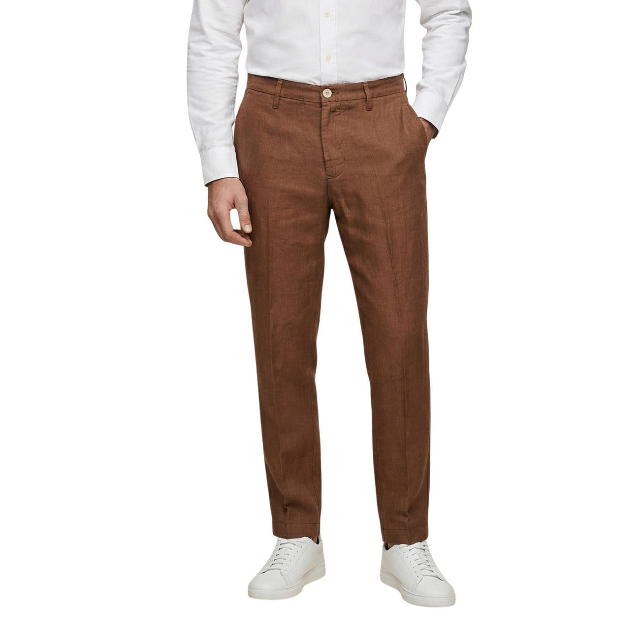 Pantaloni Borghese PSE579GR; 100% lino, Regular Comfort Fit. Chiusura con bottone, tasche laterali, tessuto ultra-traspirante. Pantalone estivo elegante e leggero, ideale per look business e casual. Colore marrone vista frontale