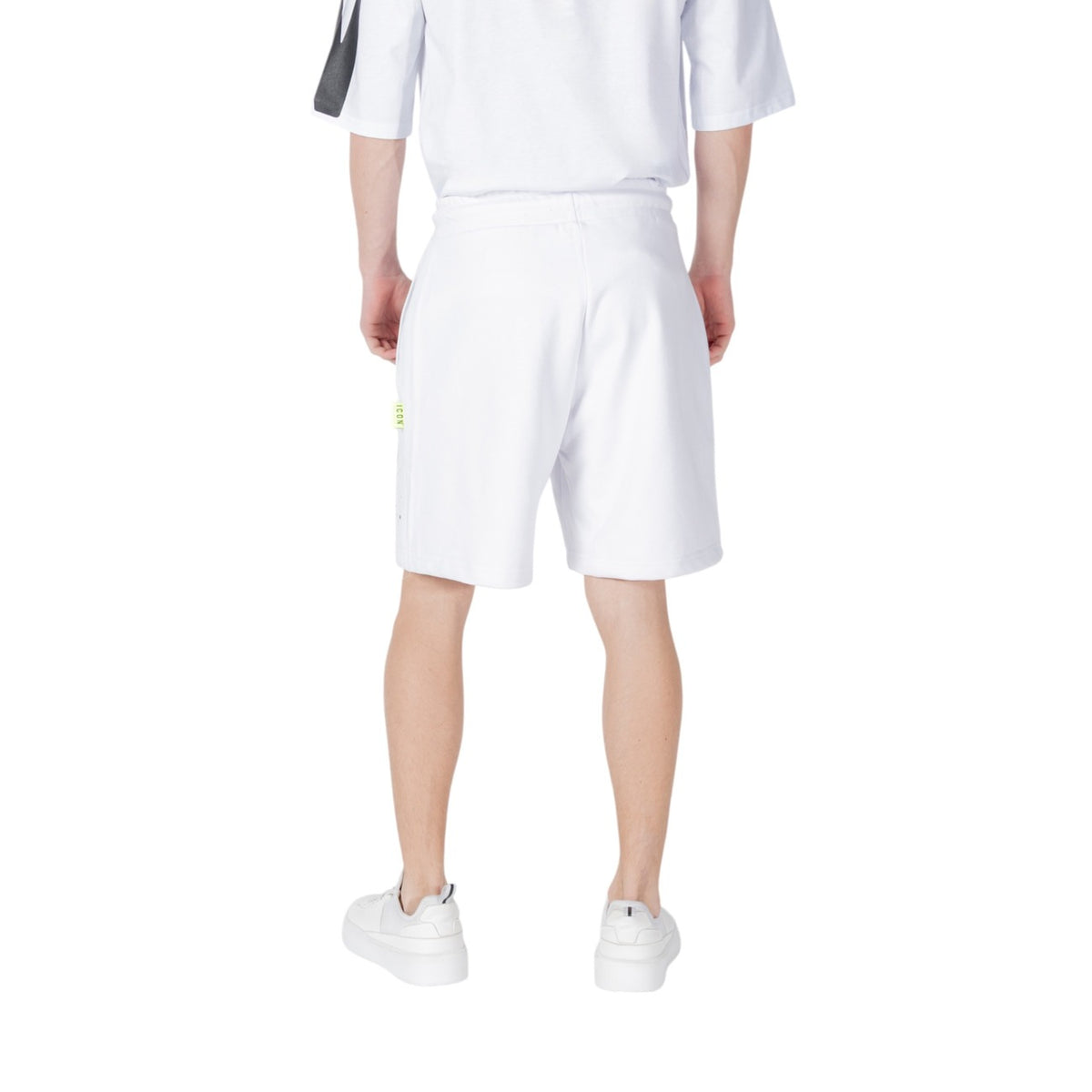 bermuda bianchi da uomo Icon con logo schizzato. Vista posteriore