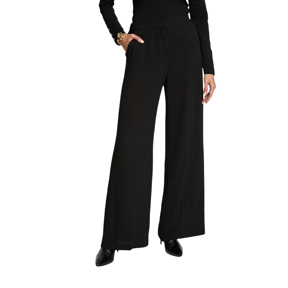 Pantaloni Palazzo Morgan De Toi Panou; 100% poliestere, vita alta, tasche laterali. Taglio ampio e fluido, tessuto leggero antipiega. Stile sofisticato, ideale per outfit formali e cerimonie. Vista frontale