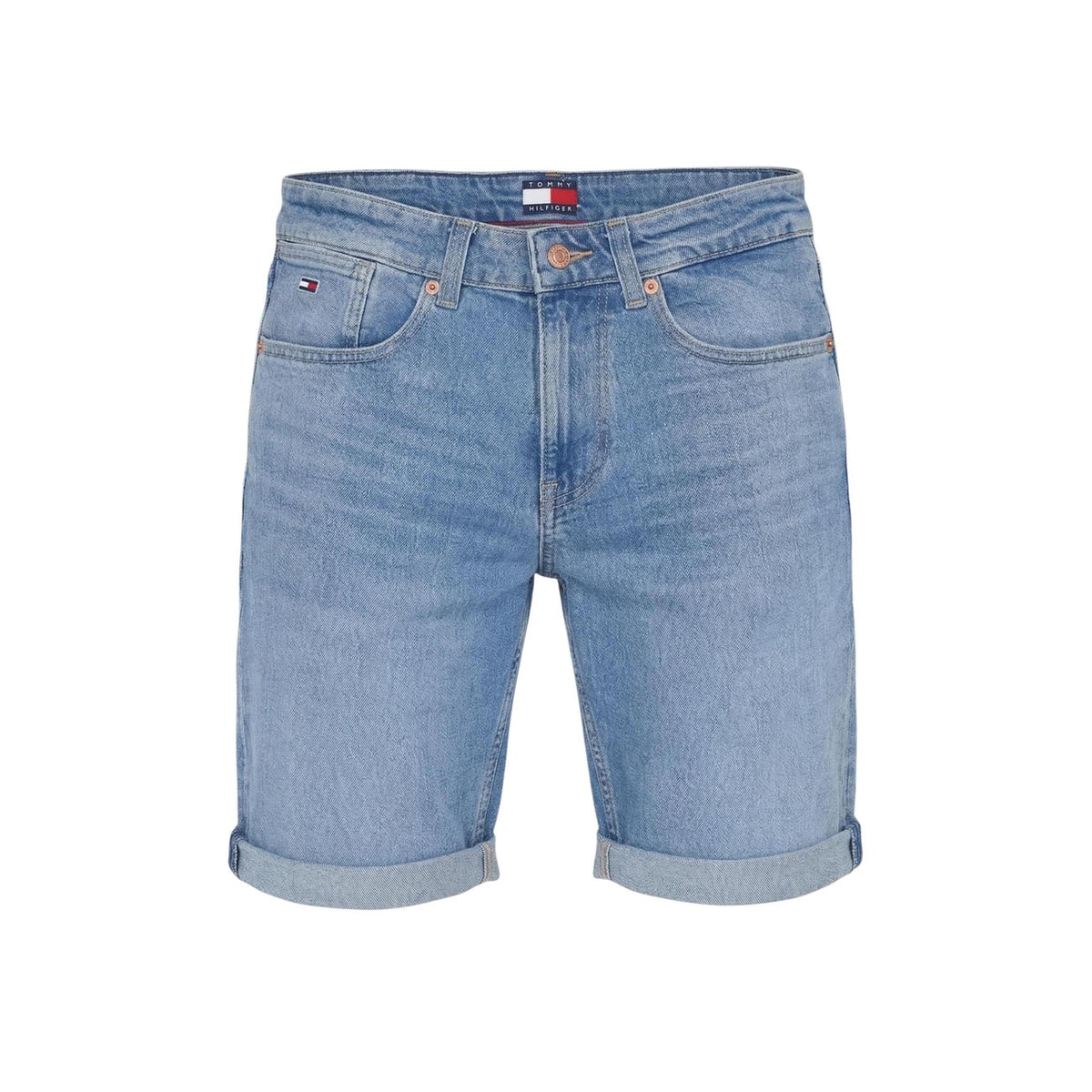 Shorts Ronnie Slim Fit; denim a ridotto impatto ambientale, cotone riciclato e rigenerativo. Finitura con baffature, tecnologia laser/ozono, risparmio idrico ed energetico. Fit moderno e sostenibile. Vista stesa frontale