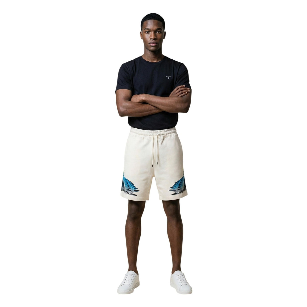 Bermuda County of Milan Wings; cotone 100%, vita elastica con coulisse, stampa grafica alata. Stile urban confortevole per la bella stagione. Figura intera