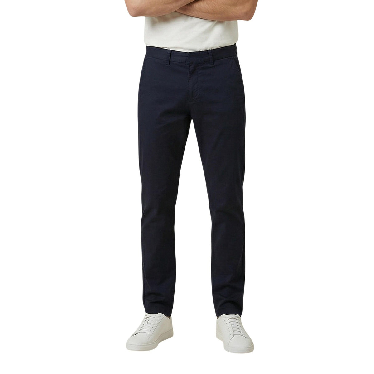 Pantaloni chinos uomo GANT; taglio slim, 98% cotone piqué, 2% elastam. Tasche oblique, vestibilità moderna e confortevole. Colore blu