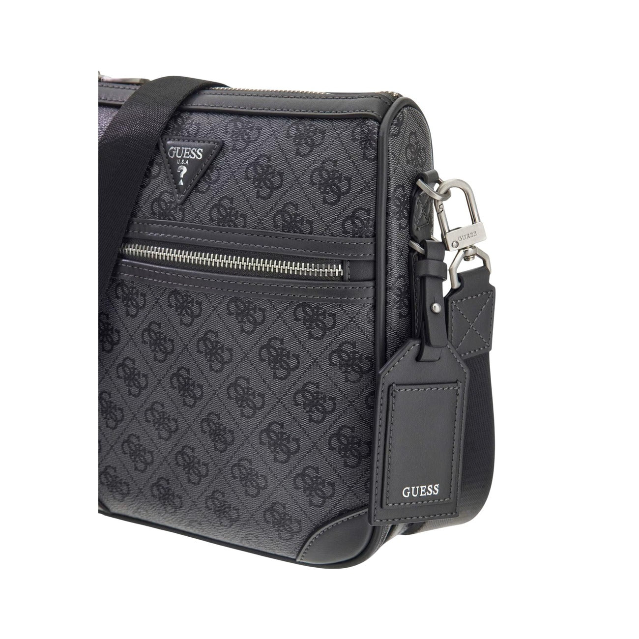 Borsa Tracolla Media Grigia Uomo Guess Milano Crossbody; Misure 22x26x8 cm. Tessuto 100% poliuretano logato con chiusura a zip superiore e tracolla rimovibile. Dettagli metallici lucidi, stile smart casual 4 stagioni. Dettaglio