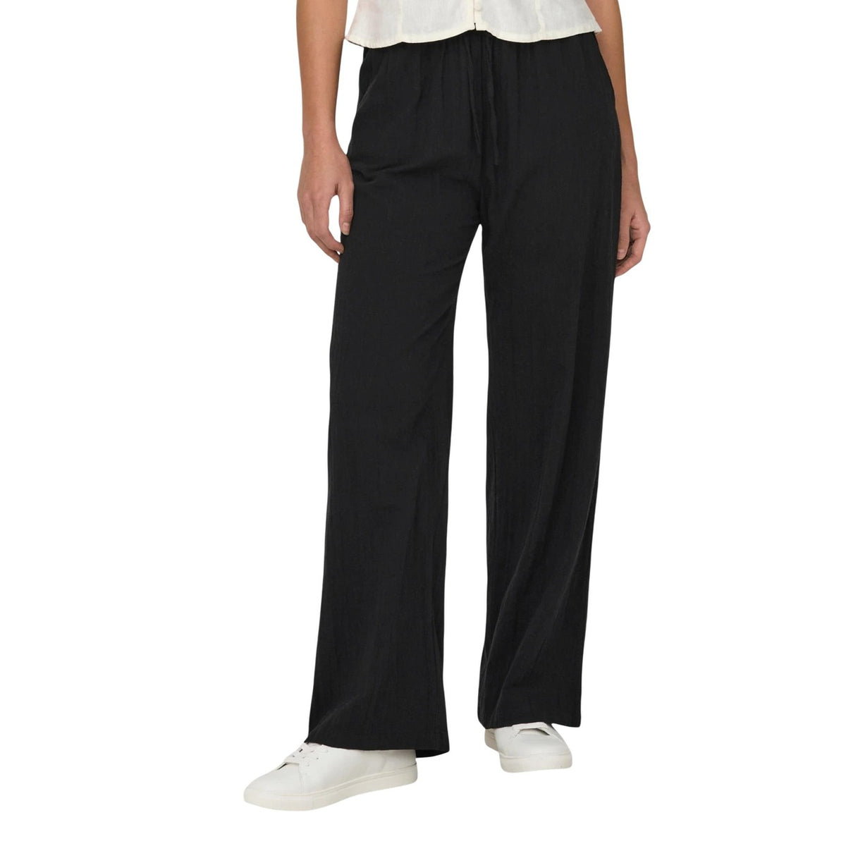 ONLTIZANA Pantaloni Cotone; vestibilità regolare, vita elastica con coulisse, tasche laterali. Il basic in puro cotone per il comfort quotidiano. Colore nero