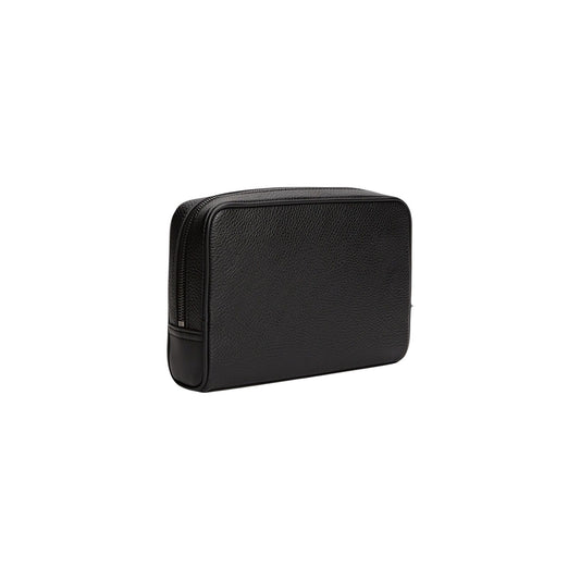 Pochette Tommy Hilfiger; finitura zigrinata, manico a bracciale, logo in metallo, tasca interna. L'accessorio indispensabile per il quotidiano. Vista posteriore