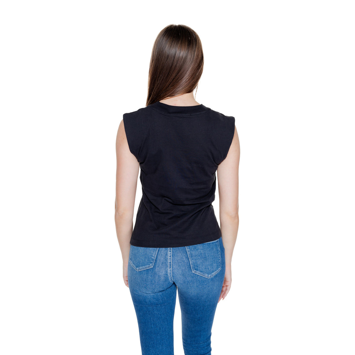 Canotta Calvin Klein Jeans WOVEN LABEL LOOSE donna nera smanicato scollo tondo 100% cotone - vista posteriore retro indossata da modello