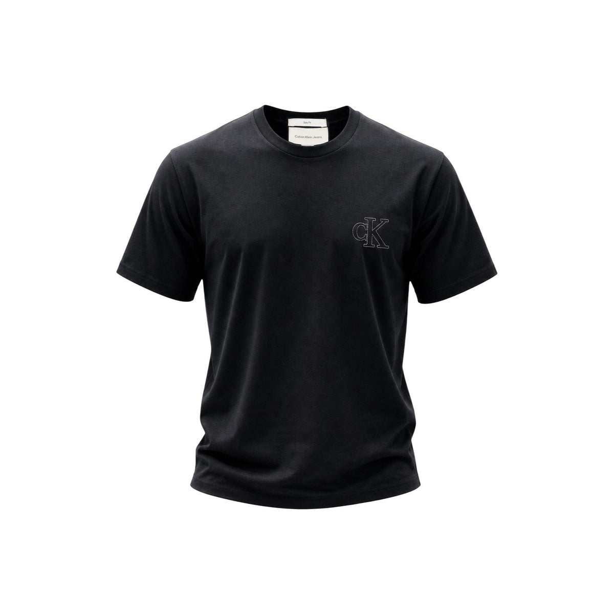 T-shirt Nero Calvin Klein; Logo Goffrato in rilievo. 100% Jersey di Cotone. Vestibilità regolare, girocollo a costine, morbidezza premium. Stile minimalista e ricercato. Frontale stesa