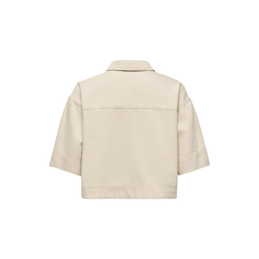 Camicia Jeans Corta; cotone e Lyocell, colletto italiano, vestibilità comoda, tasca sul petto. La camicia in denim estiva, fresca e versatile. Vista posteriore