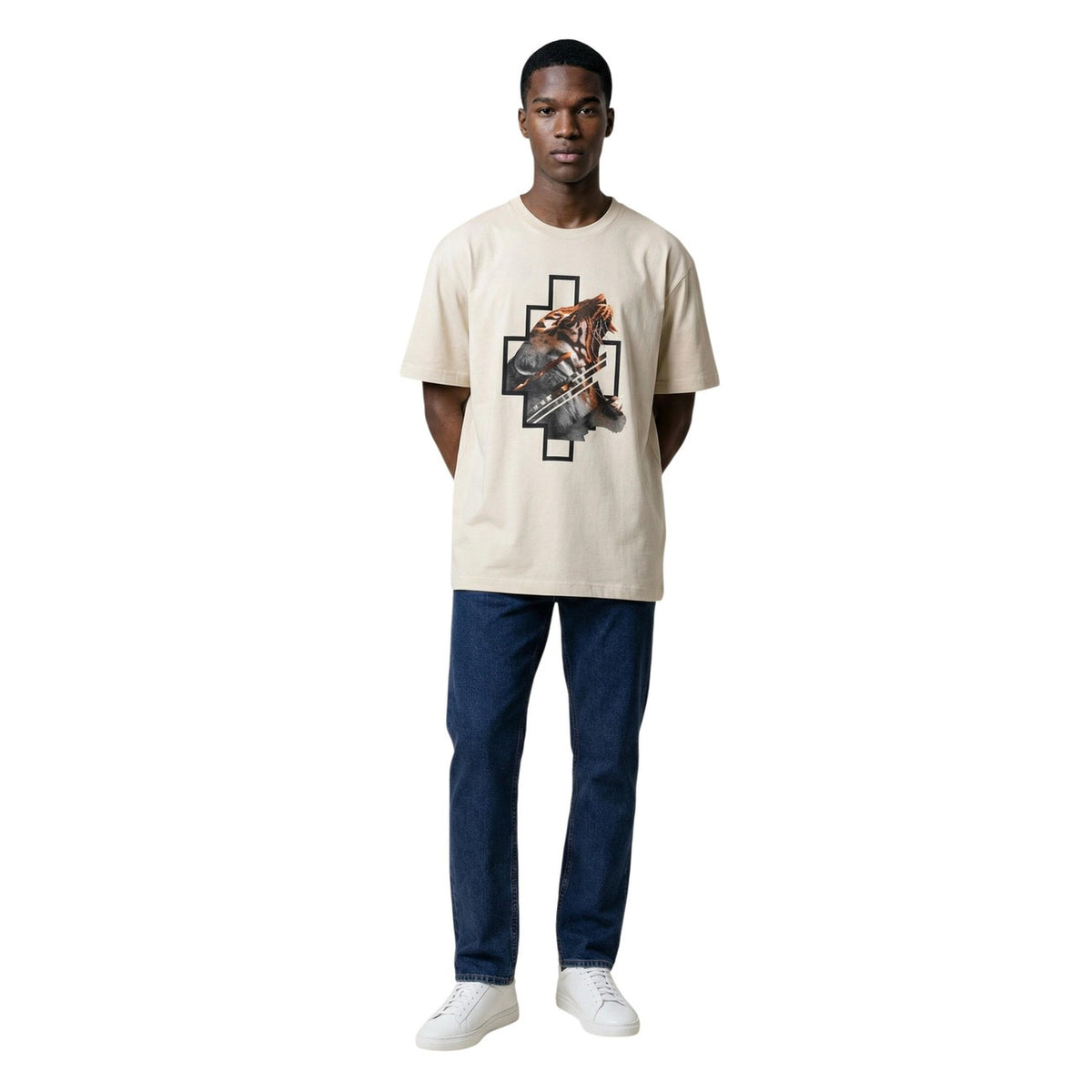 T-shirt oversize County of Milan; 100% cotone, grafica tigre stilizzata, fit contemporaneo. Stile urban d'impatto. Colore beige vista frontale