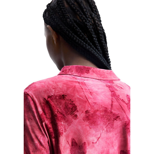 Maglia a maniche lunghe e vestibilità regular, con chiusura frontale con bottoni e in tessuto dévoré testurizzato con stampa orientale Colore fucsia.