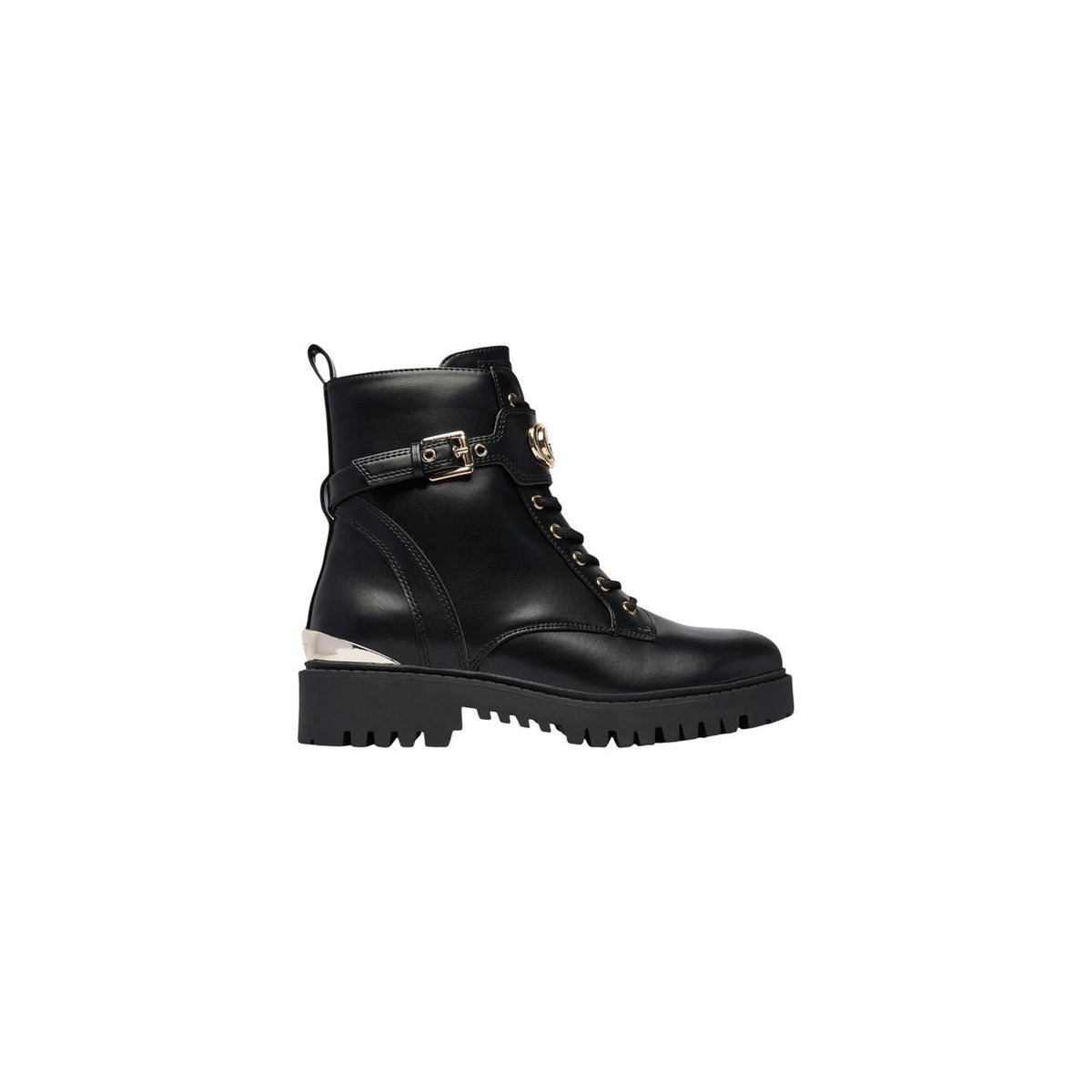 Stivaletti Guess donna nero Olanna FLTOLA ELE10. Anfibi neri in poliuretano con suola alta carrarmato tacco 4 cm, cinturino con fibbia dorata e logo Guess, collezione autunno inverno.