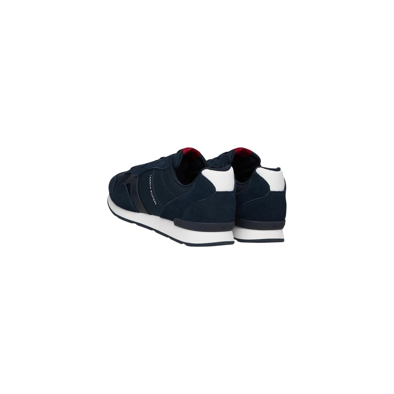Sneakers uomo Tommy Hilfiger FM0FM05830; 100% poliestere riciclato, design dinamico, suola ergonomica, logo laterale. Stile casual e comfort duraturo Colore blu scuro. Vista laterale posteriore