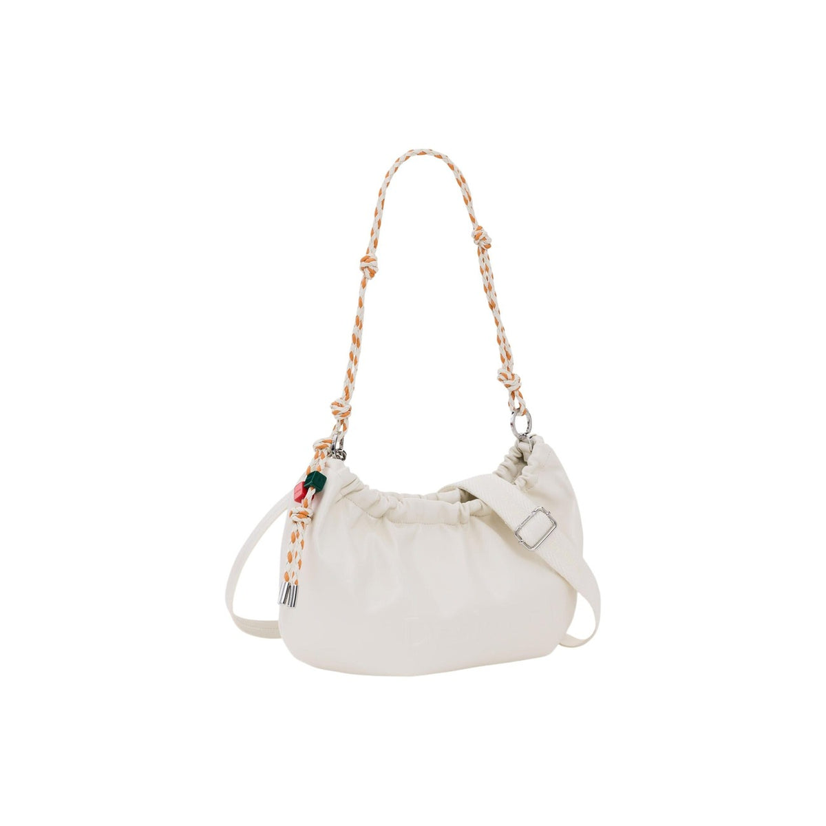 Borsa ovale panna Desigual; effetto pelle, manico trekking, tracolla intercambiabile, charm portacarte. Design convertibile SS26.
