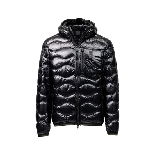 Piumino uomo Blauer nero Wave 26WBLUC03064. Giubbotto corto da uomo nero trapuntato a onde con cappuccio, taschino zip al petto, chiusura cerniera e logo Blauer sulla manica, giacca invernale calda streetwear.