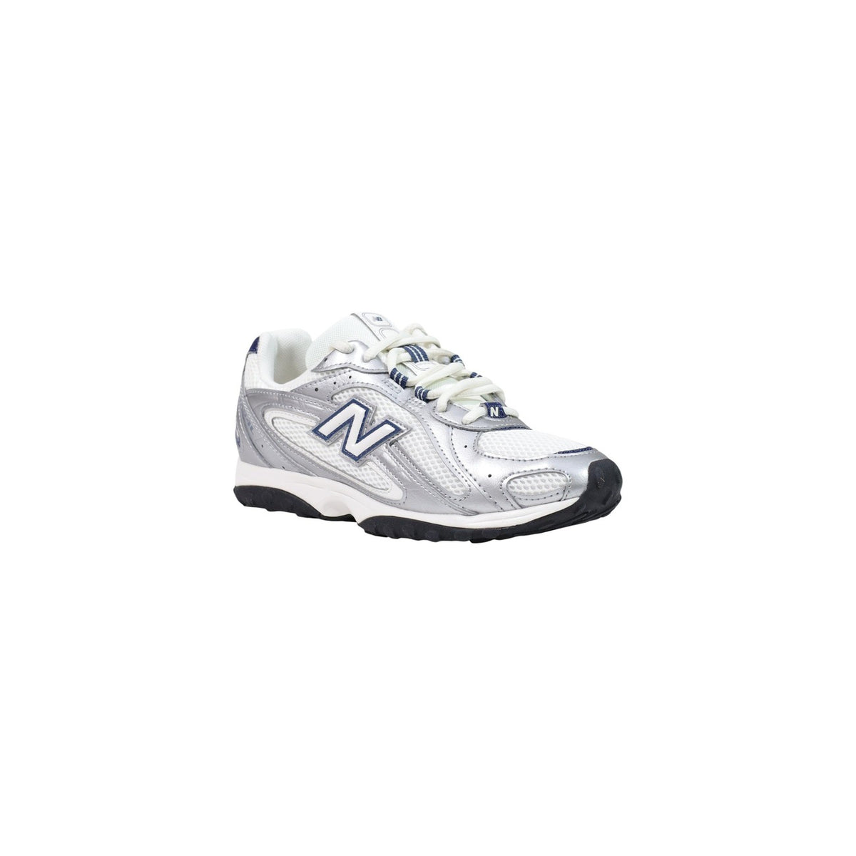 Sneakers New Balance unisex blu modello U204LPC. Scarpe da ginnastica blu a tinta unita con tomaia sintetica traforata, logo New Balance laterale e suola sportiva da 3 cm, scarpe casual e sportive per uomo e donna.
