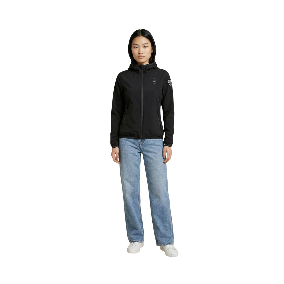 Giacca Blauer donna nera con cerniera maniche lunghe cappuccio - vista frontale indossata da modello