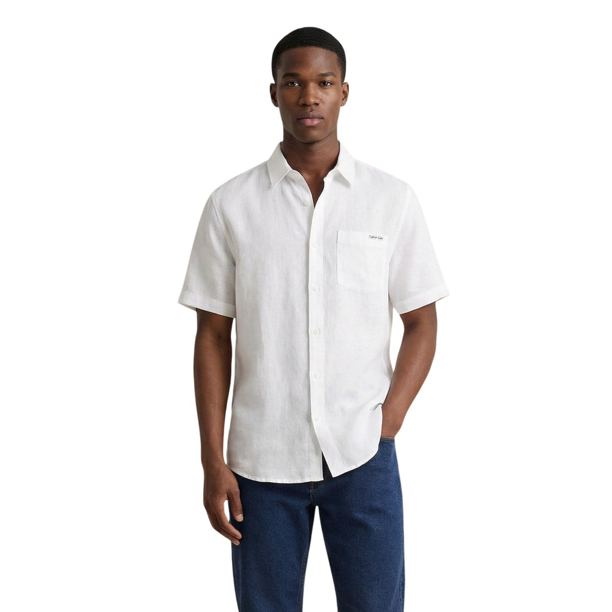 CK Jeans Camicia bianca Lino e Lyocell; regular fit, manica lunga, taschino frontale. Tessuto premium fresco e antipiega naturale. Vista frontale