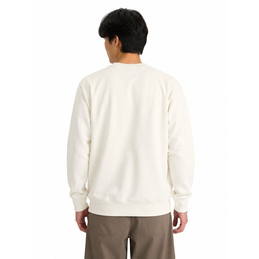 Felpa Girocollo Uomo Bianca Vans Knu Patch; Maglia sportiva senza cappuccio in cotone-poliestere marshmallow con interno in pile. Polsini elastici e stampa logo frontale. Posteriore
