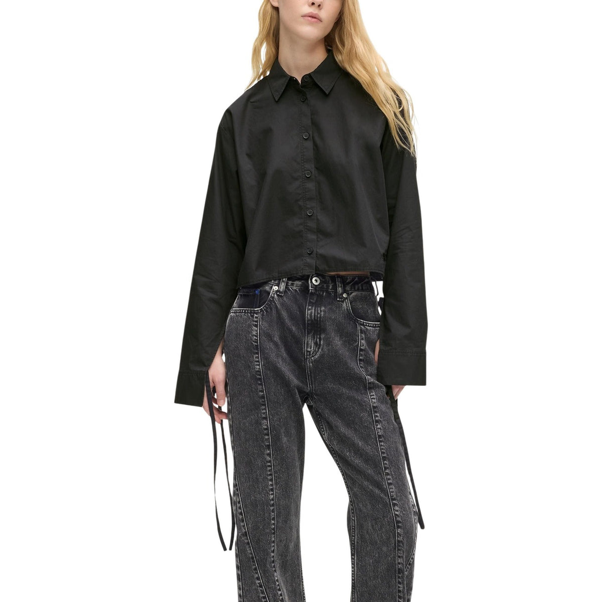 Camicia Karl Lagerfeld Jeans CON NODO DIETRO donna nera con bottoni maniche lunghe scollo tondo colletto classico 100% cotone organico - vista frontale indossata da modello