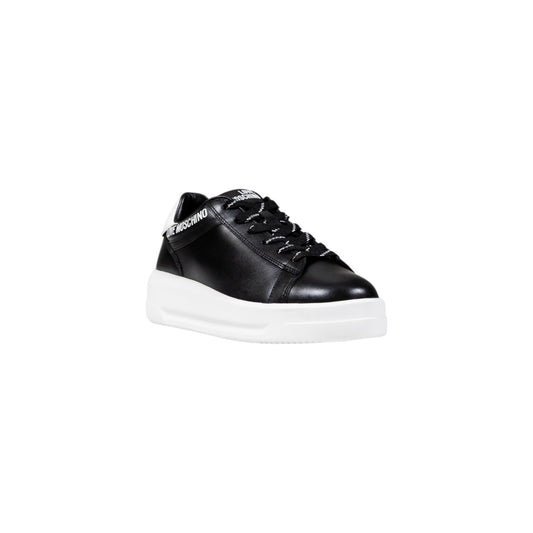 Sneakers Love Moschino donna nere bicolore platform. Scarpe sportive da donna in pelle nera e bianca con suola alta a plateau, lacci e logo stampato stile casual, glam e urban streetwear.