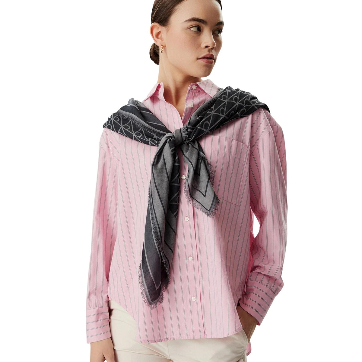 Sciarpa quadrata grigia donna Calvin Klein – Foulard modal jacquard con logo LV04F8080G.