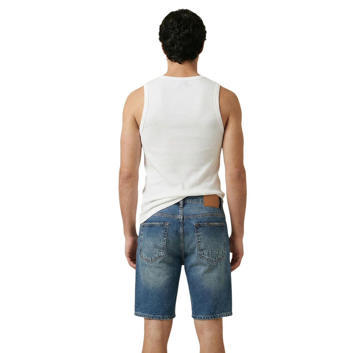 Top Slim Elasticizzato; 46% cotone, 46% viscosa, 8% elastan. Scollo tondo, senza maniche, linea diritta. Il basic fondamentale per comfort e versatilità. Colore bianco. Vista posteriore