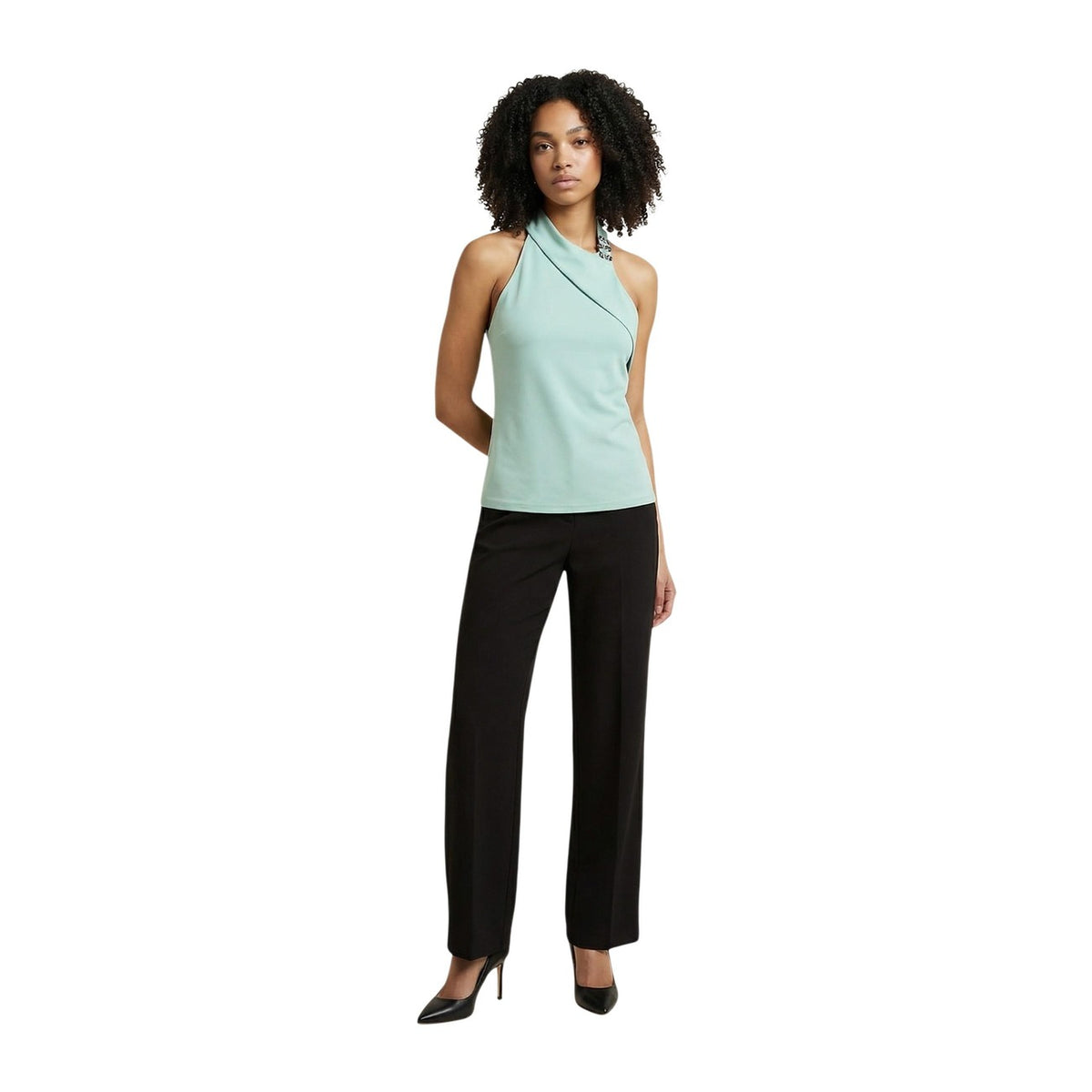 Artigli Top Asimmetrico ACTP004515; 95% poliestere, 5% elastam, scollo incrociato, dettaglio gioiello. Il top sofisticato e contemporaneo per outfit day-to-night. Vita frontale figura intera