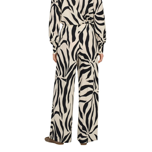 Pantaloni Only Onlsakura; 55% Viscosa, 45% Nylon. Stampa grafica, vita elastica con coulisse, gamba larga. Pantaloni a palazzo freschi, traspiranti e facili da abbinare per la PE26. Vista posteriore