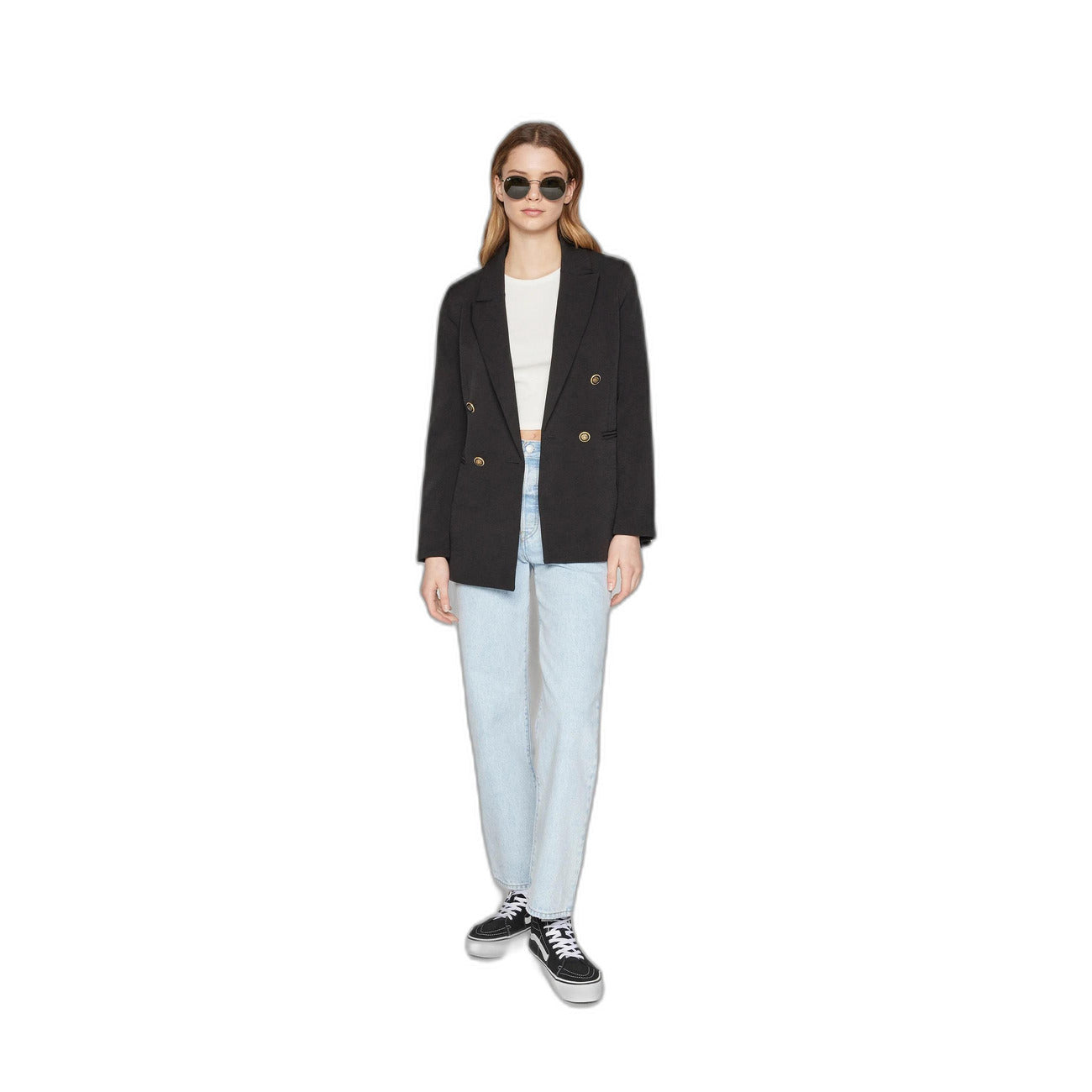 Blazer lungo doppiopetto; Slim fit. Risvolto dentellato, tasche frontali, chiusura a bottoni. Giacca sartoriale lunga, elegante e modellante. Indossata da modella