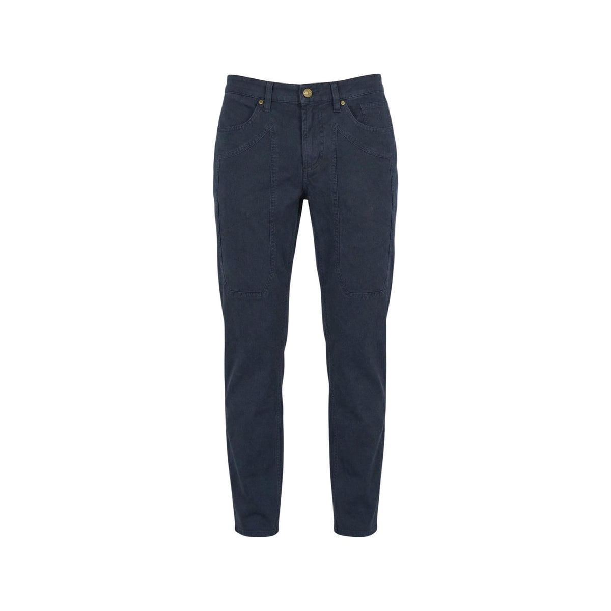 Jeckerson John Toppa Jeans; 98% cotone, 2% elastan, vestibilità a sigaretta. Il jeans iconico con toppe frontali e chiusura a zip nascosta. Colore blu scuro. Vista frontale