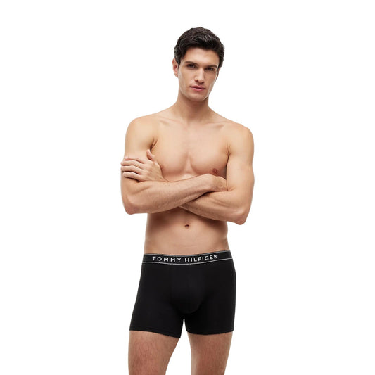 Set 5 Boxer Tommy Hilfiger; Nero con elastici multicolor. 95% Cotone, 5% Elastam. Vestibilità ergonomica, elastico logato a contrasto, traspiranti e resistenti. Qualità premium quotidiana. Frontale
