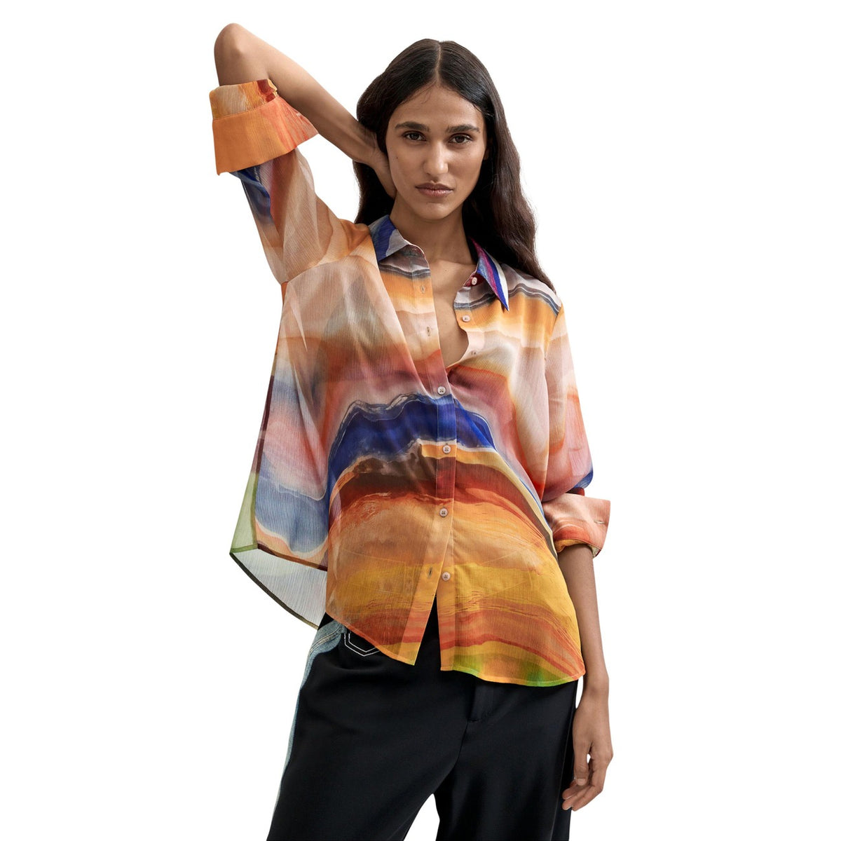Desigual donna arancione modello BLUS_CAMSTERDAM a onde multicolore. Camicia lunga da donna colorata a maniche lunghe in tessuto riciclato stile bohémien, casual e urban chic.