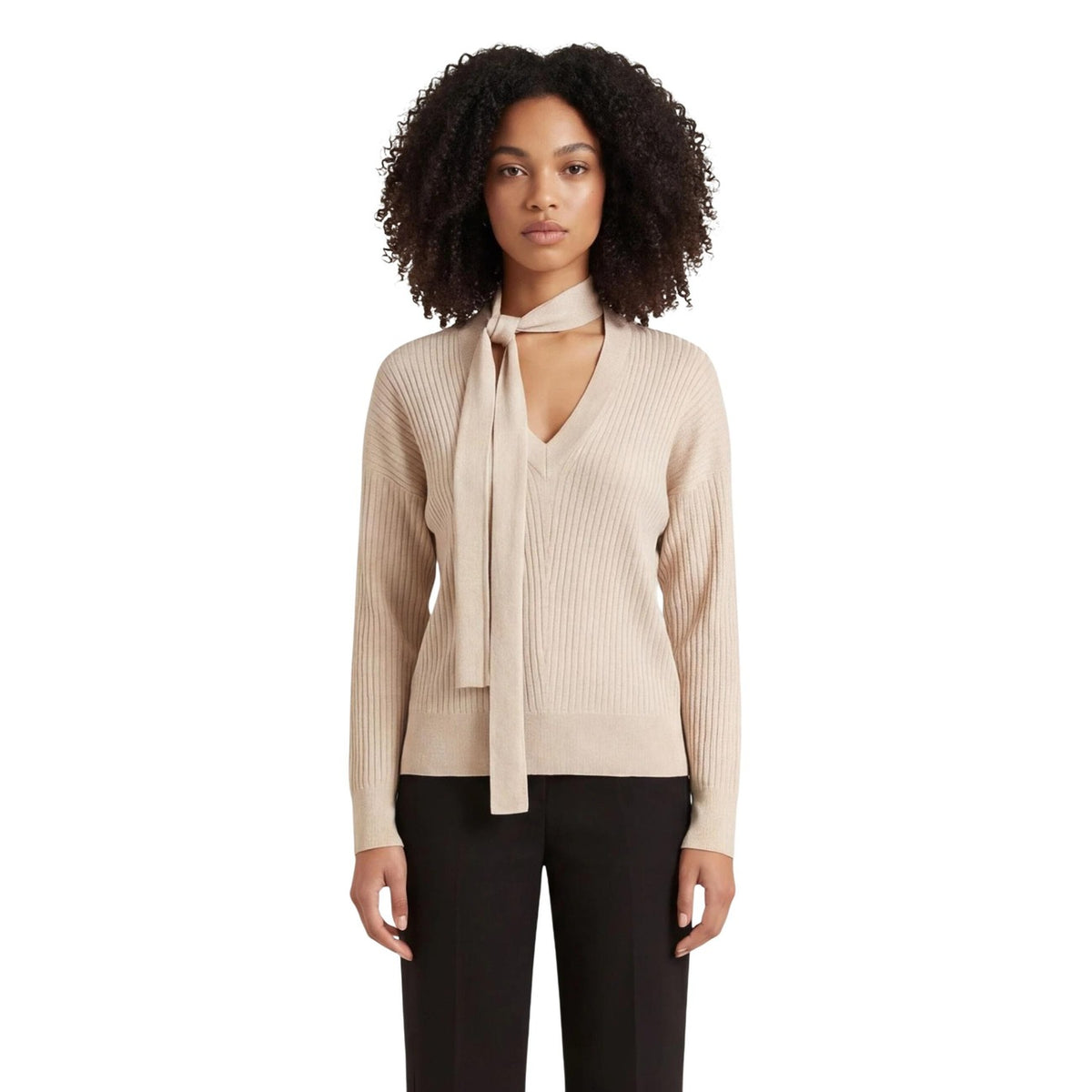 Liu Jo ECS CHIUSA Top; viscosa e poliestere riciclato, scollo a V con foulard. Maglia a costine sottili dal design raffinato e femminile. Colore beige. Vista frontale