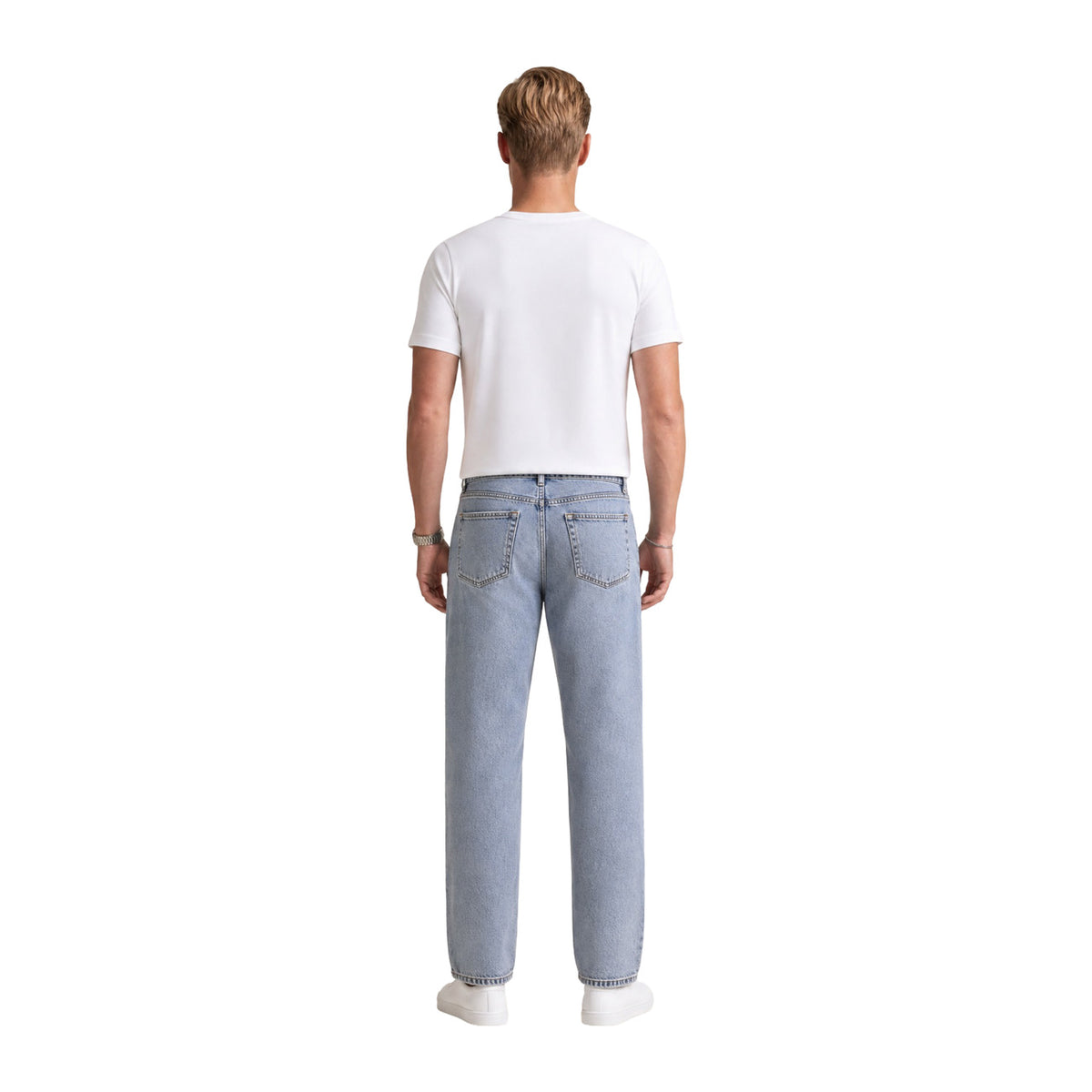 T-shirt Bianca Uomo Calvin Klein Jeans; 100% Cotone, maniche corte, scollatura a girocollo con logo sul petto. Tessuto leggero e traspirante, stile casual e intramontabile per ogni stagione. Vista posteriore intera